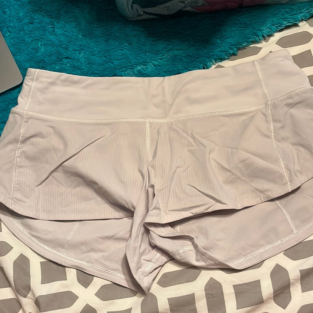 Size 6 length 2.5 lulu shorts